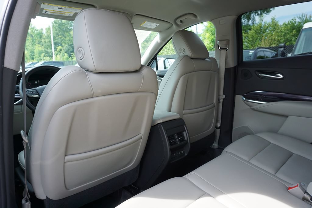 Used 2022 Cadillac XT4 Luxury w/ Cold Weather Package FWD image 41