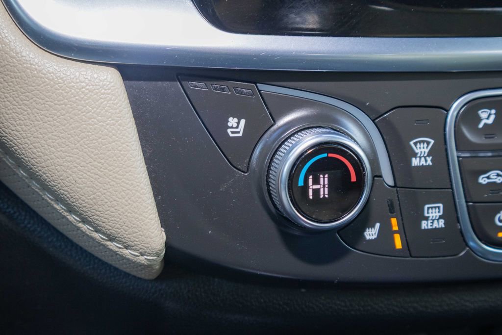 Used 2022 Chevrolet Traverse Premier image 23