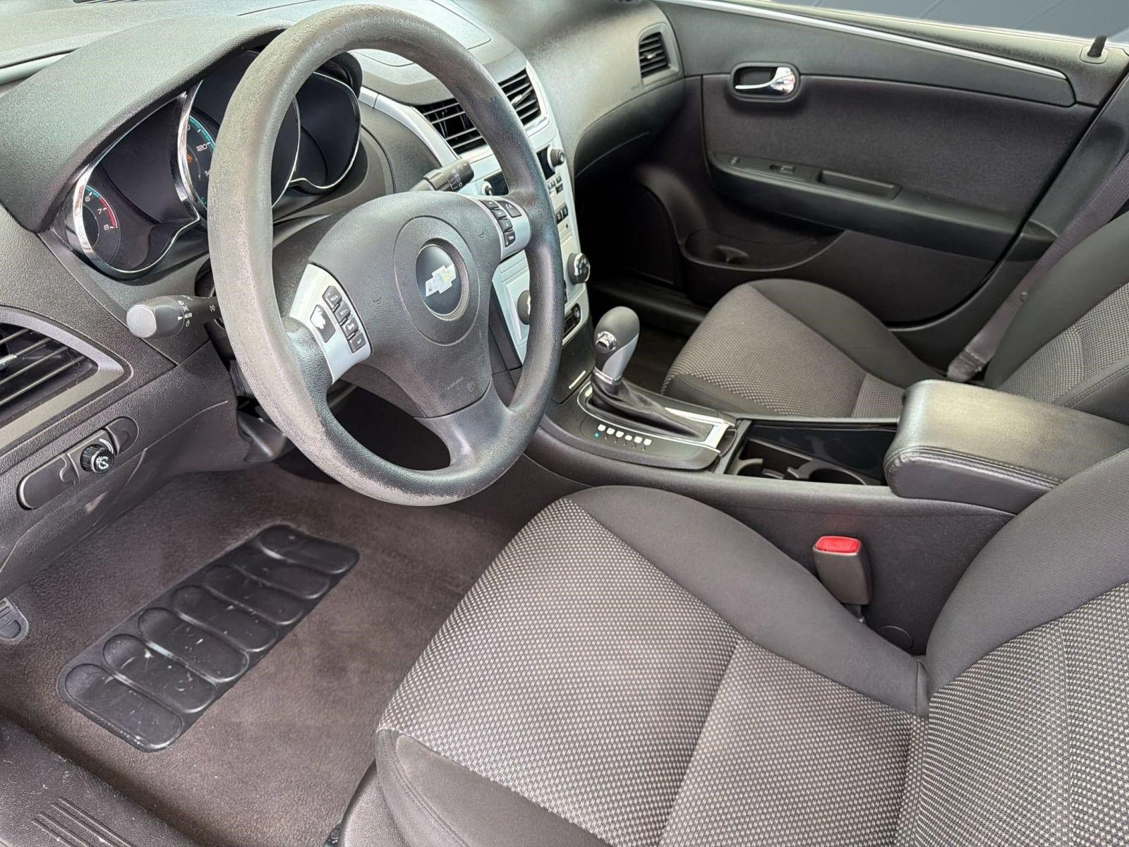 Used 2009 Chevrolet Malibu LT w/ Power Convenience Package FWD image 4