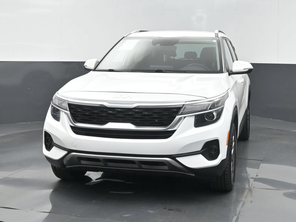 Used 2022 Kia Seltos S AWD/4WD image 2