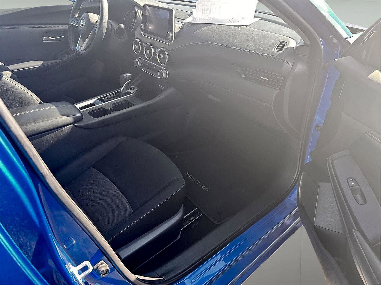 Used 2023 Nissan Sentra SV image 12