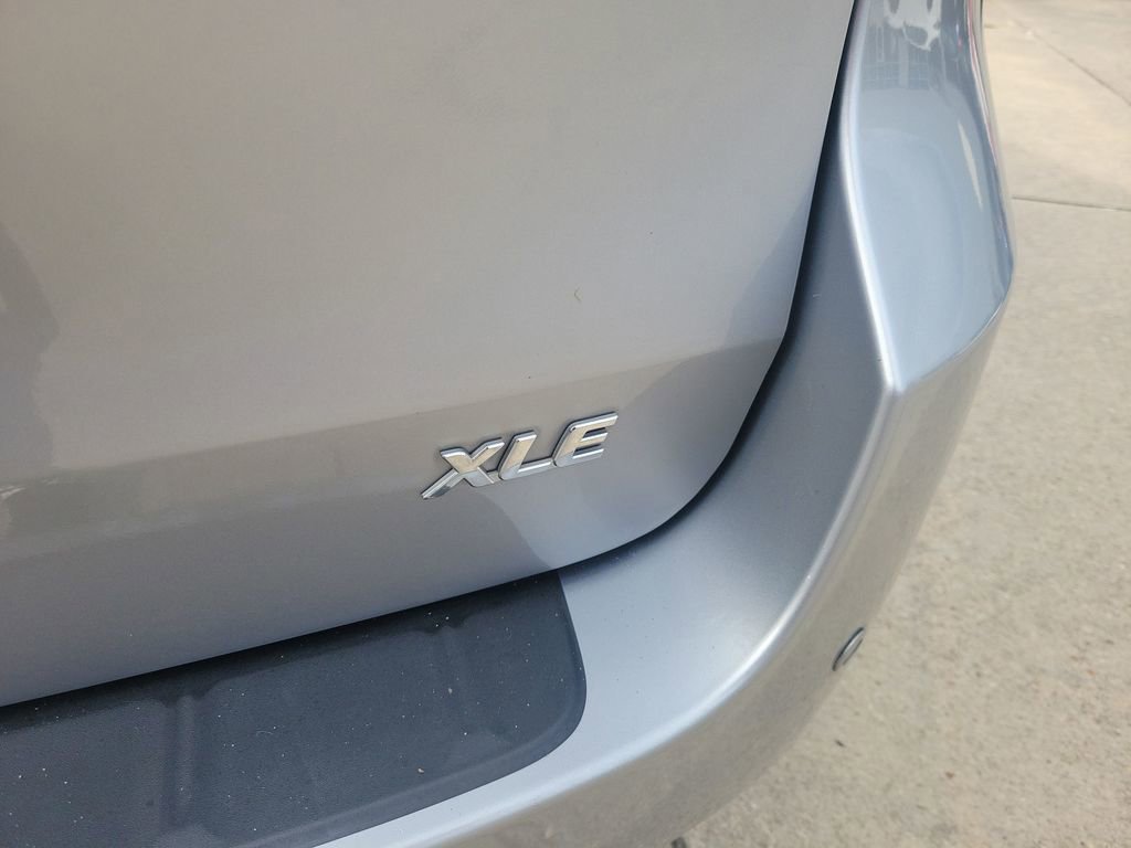 Used 2013 Toyota Sienna XLE w/ Entertainment Pkg image 7