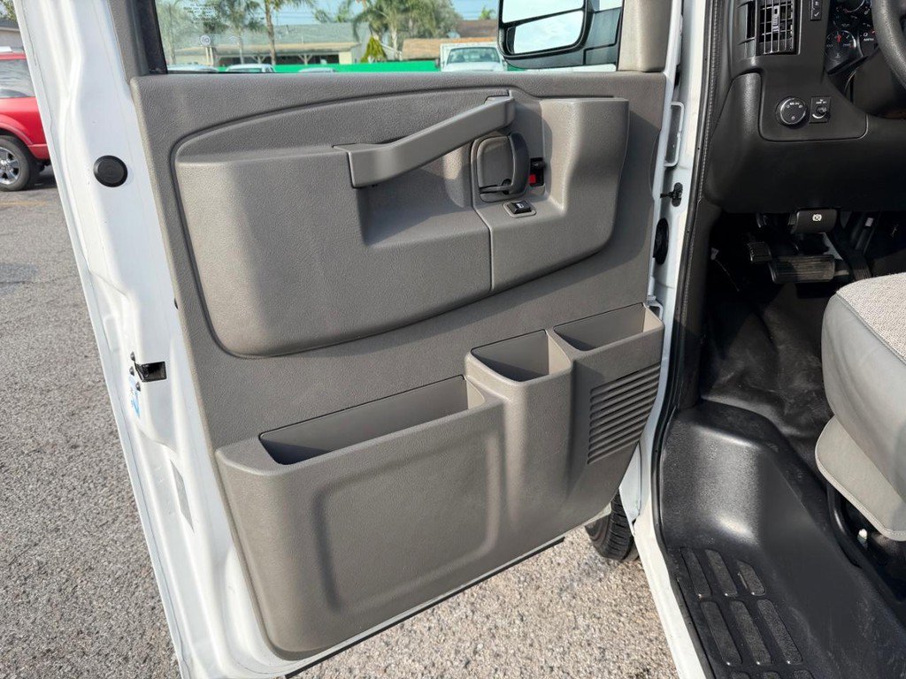 Used 2019 Chevrolet Express 2500 image 15