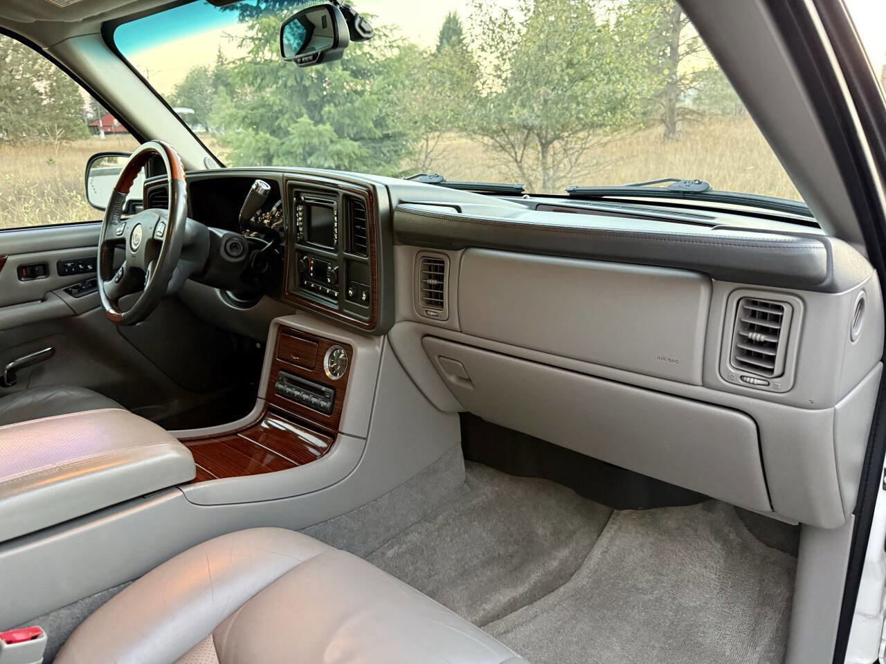 Used 2004 Cadillac Escalade AWD image 16