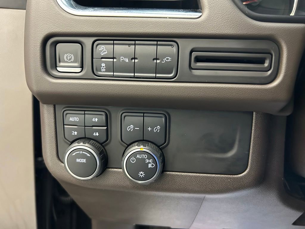 Used 2021 Chevrolet Tahoe Z71 AWD/4WD image 24