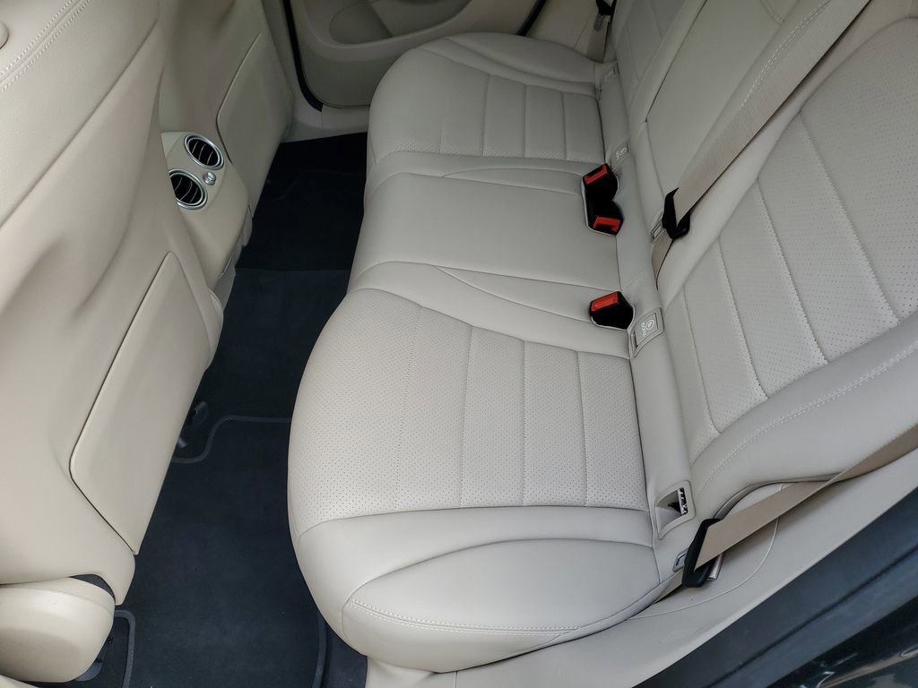 Used 2022 Mercedes-Benz GLC 300 w/ Premium Package Lite image 12