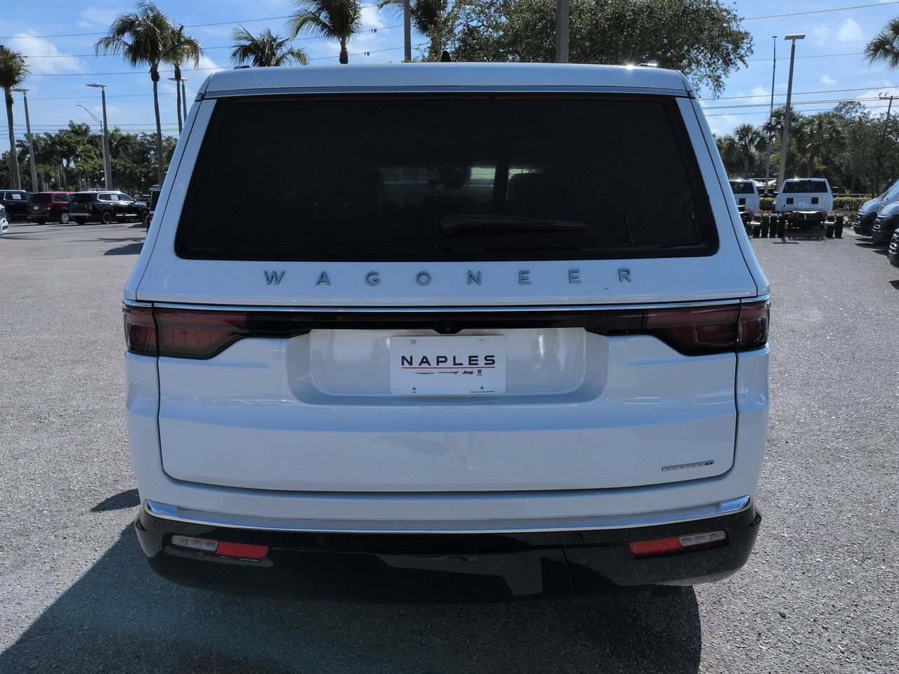 Used 2024 Jeep Wagoneer Series III AWD/4WD image 6