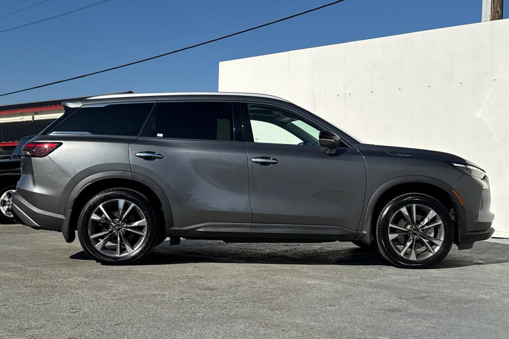 Certified 2023 INFINITI QX60 Luxe w/ Cargo Package image 2
