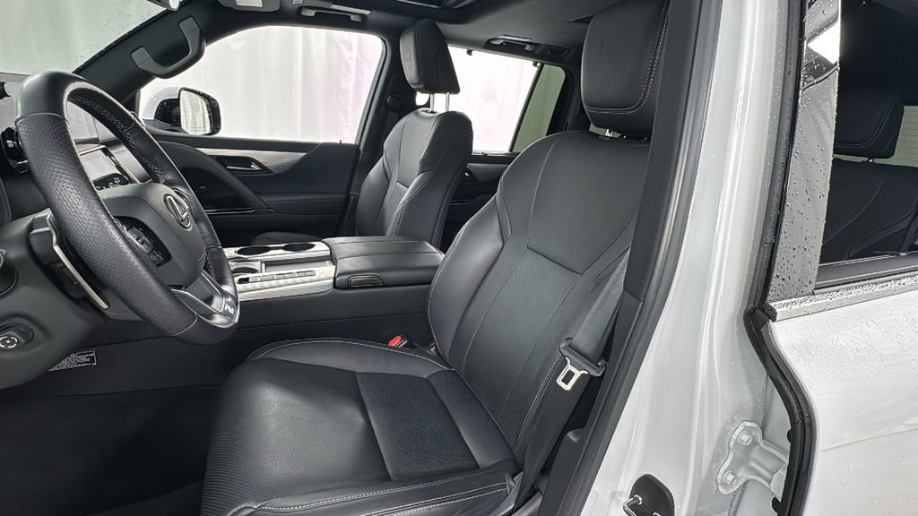 Used 2023 Lexus LX 600 F Sport image 10