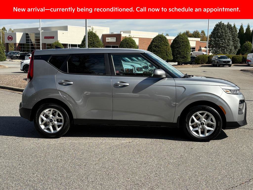 Certified 2022 Kia Soul LX w/ Technology Package FWD image 7