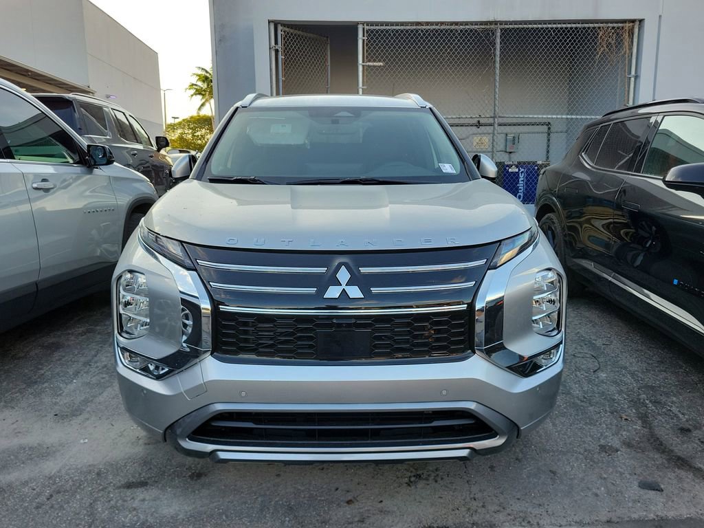New 2025 Mitsubishi Outlander SEL image 2
