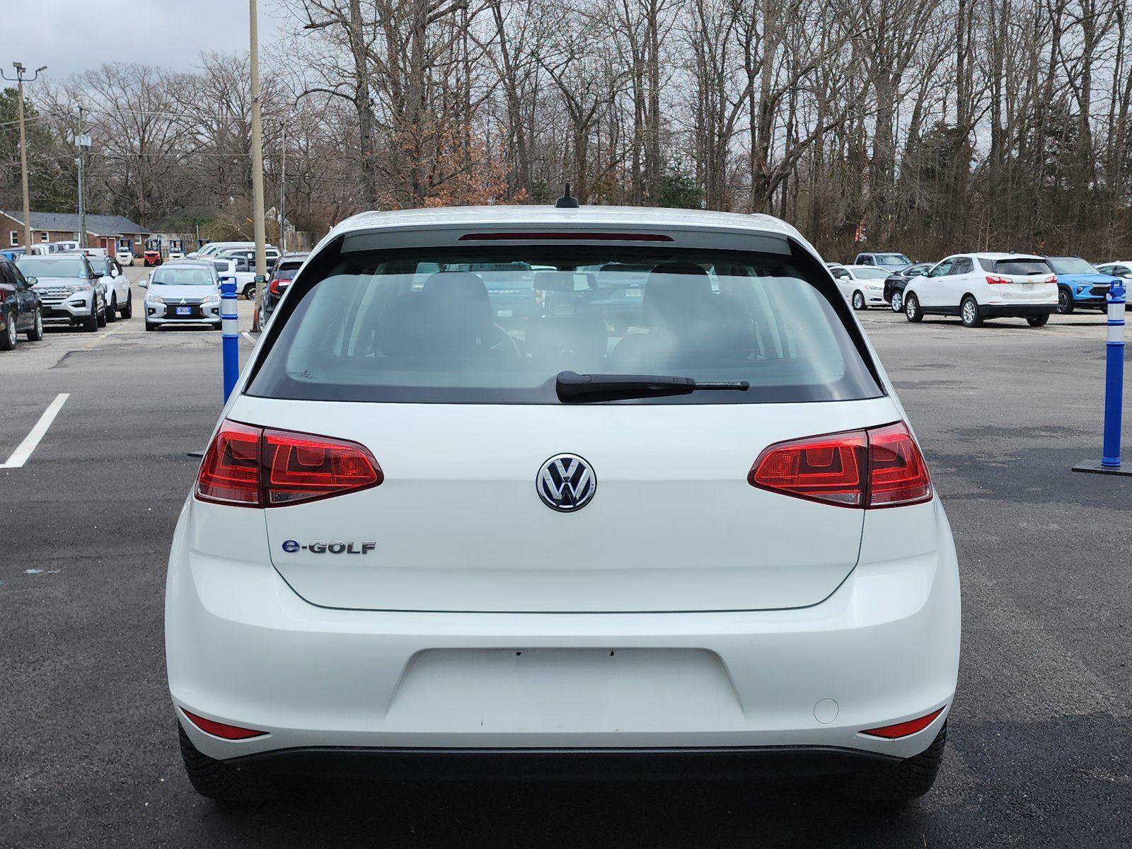 Used 2016 Volkswagen e-Golf SE w/ DC Fast Charging Package image 4