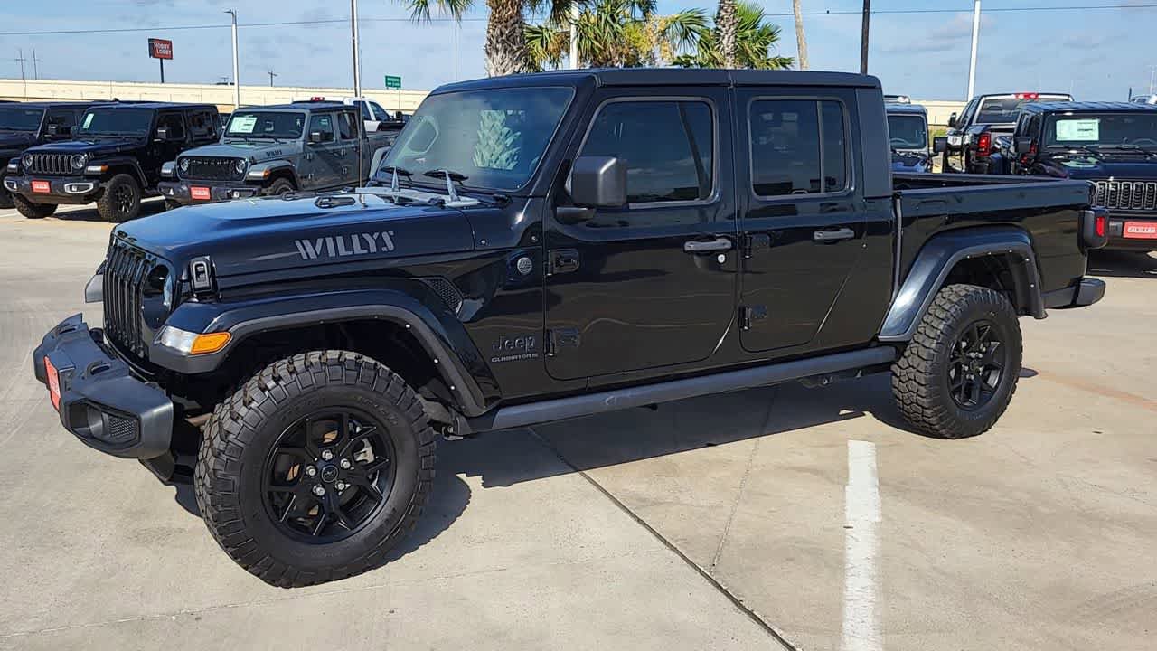 Certified 2023 Jeep Gladiator Sport AWD/4WD image 4