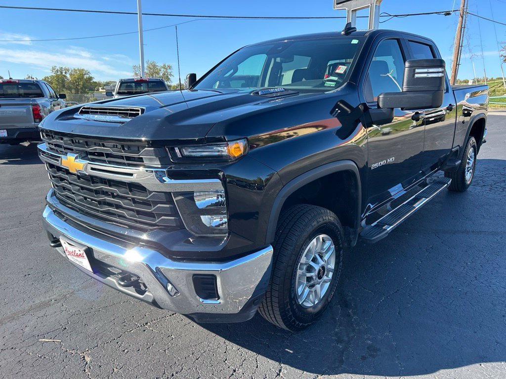 Used 2026 Chevrolet Silverado 2500 LT AWD/4WD image 9