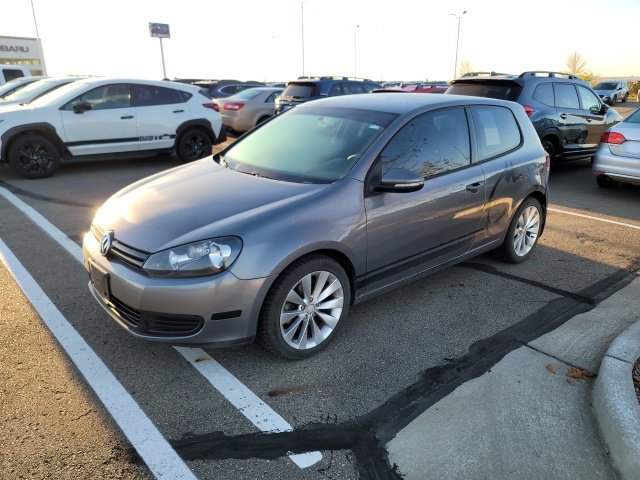 Used 2012 Volkswagen Golf 2-Door FWD image 3