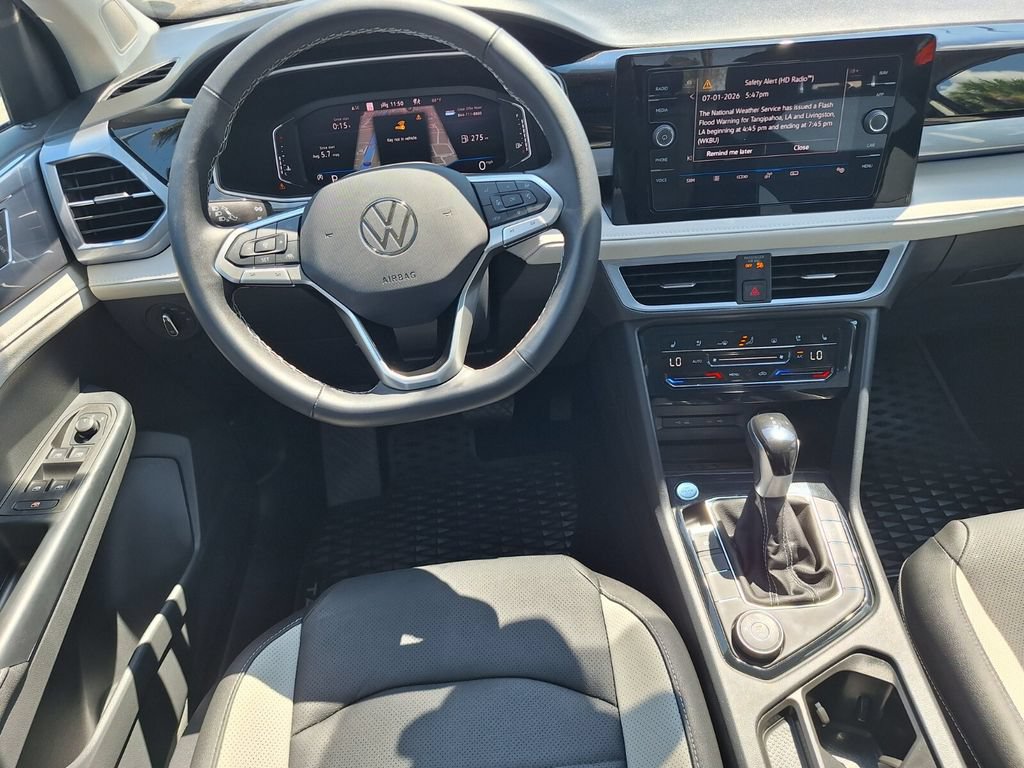 Used 2025 Volkswagen Taos SEL AWD/4WD image 12