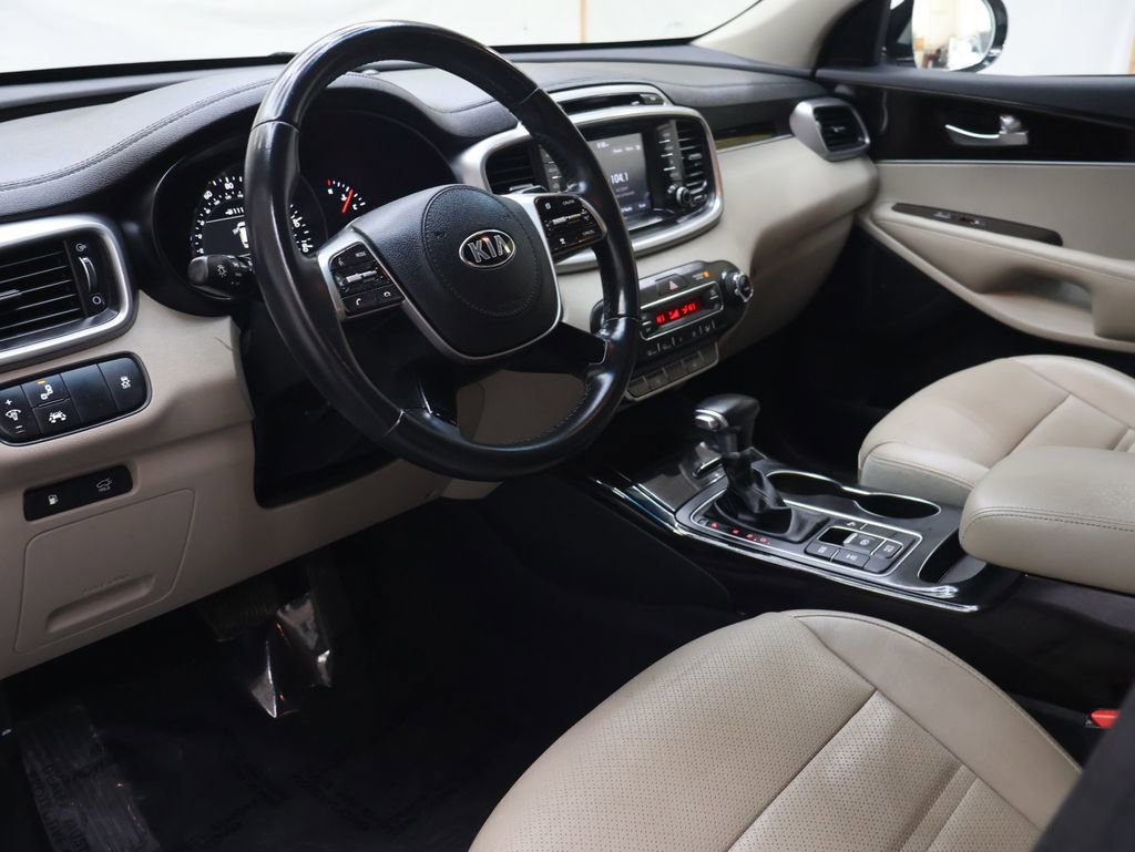 Used 2019 Kia Sorento EX image 18