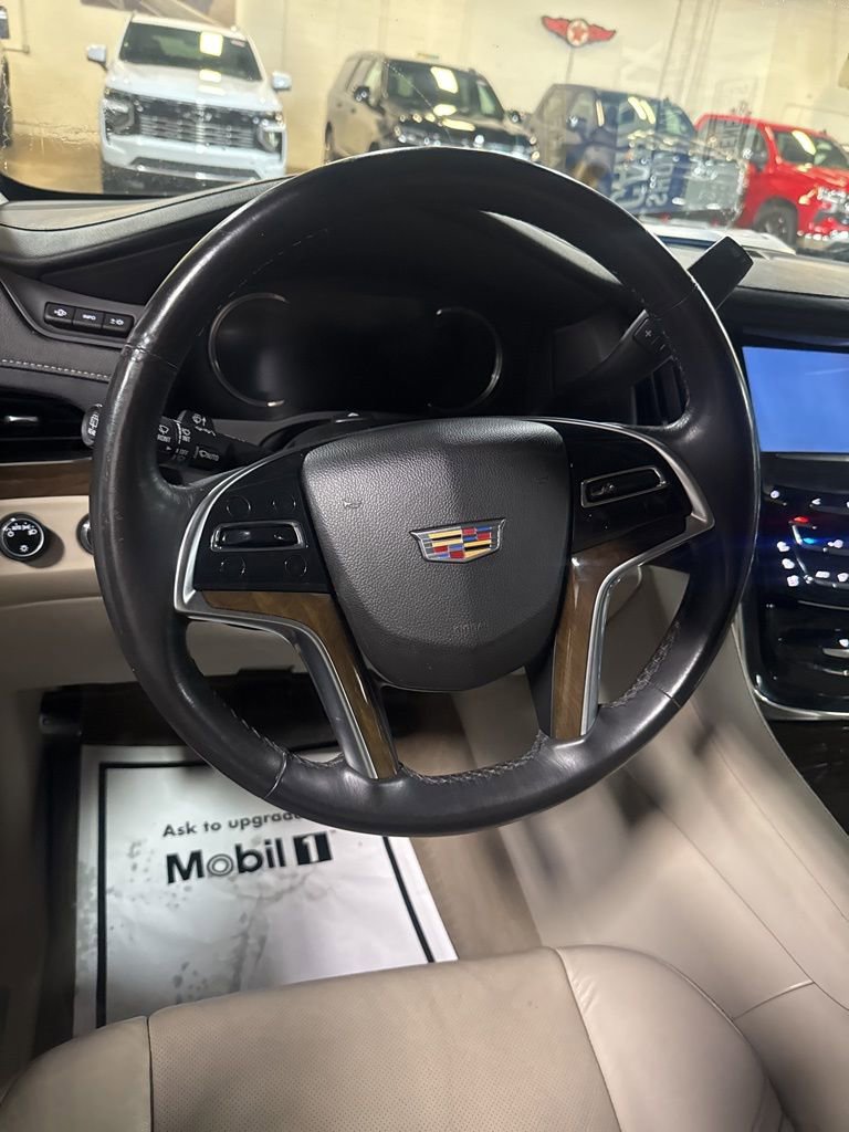 Used 2018 Cadillac Escalade Luxury image 10