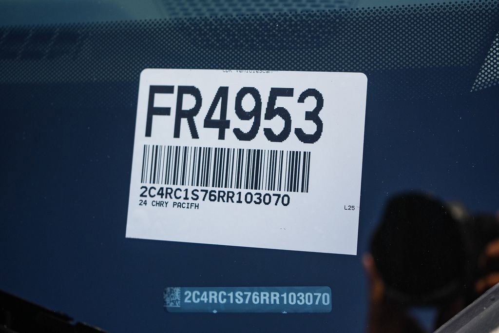 Certified 2024 Chrysler Pacifica Select image 29