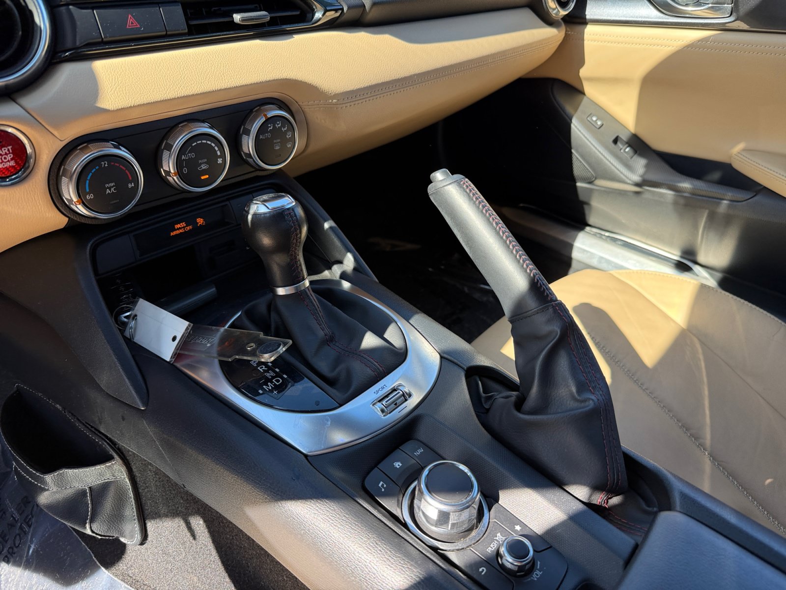 Used 2016 MAZDA MX-5 Miata Grand Touring RWD image 13