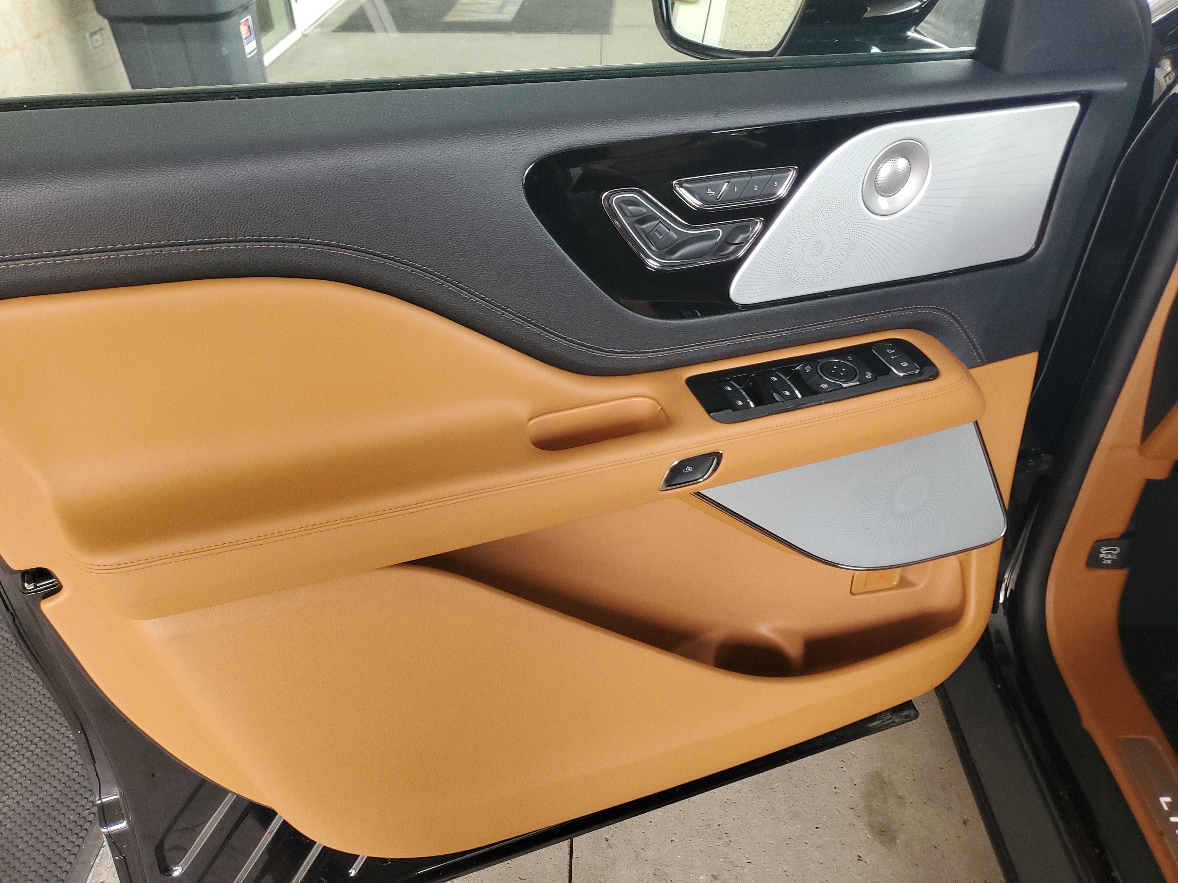 New 2026 Lincoln Aviator Black Label AWD/4WD image 8