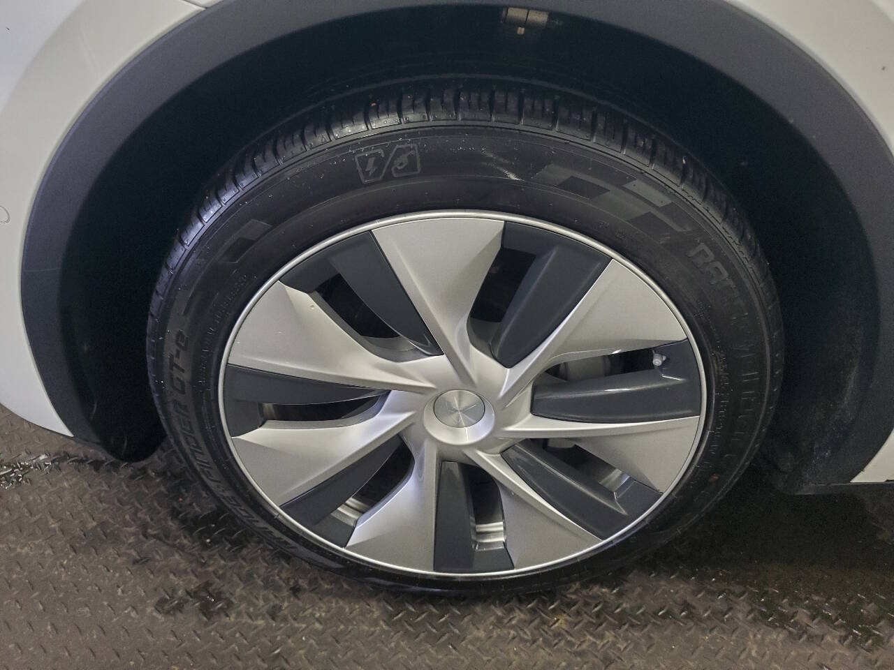 Used 2021 Tesla Model Y Long Range AWD/4WD image 21