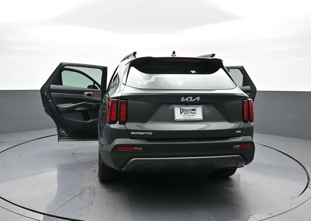 Certified 2023 Kia Sorento S w/ Panoramic Sunroof Package image 48