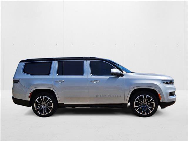 Used 2022 Jeep Grand Wagoneer Series III w/ Rear Seat Video Group 1 image 4