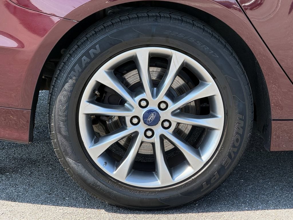 Used 2017 Ford Fusion SE w/ Fusion SE Technology Package image 7