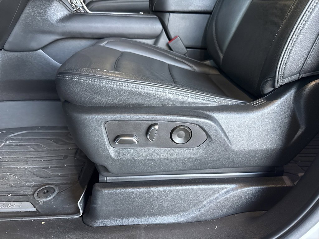 Used 2022 GMC Yukon Denali image 39