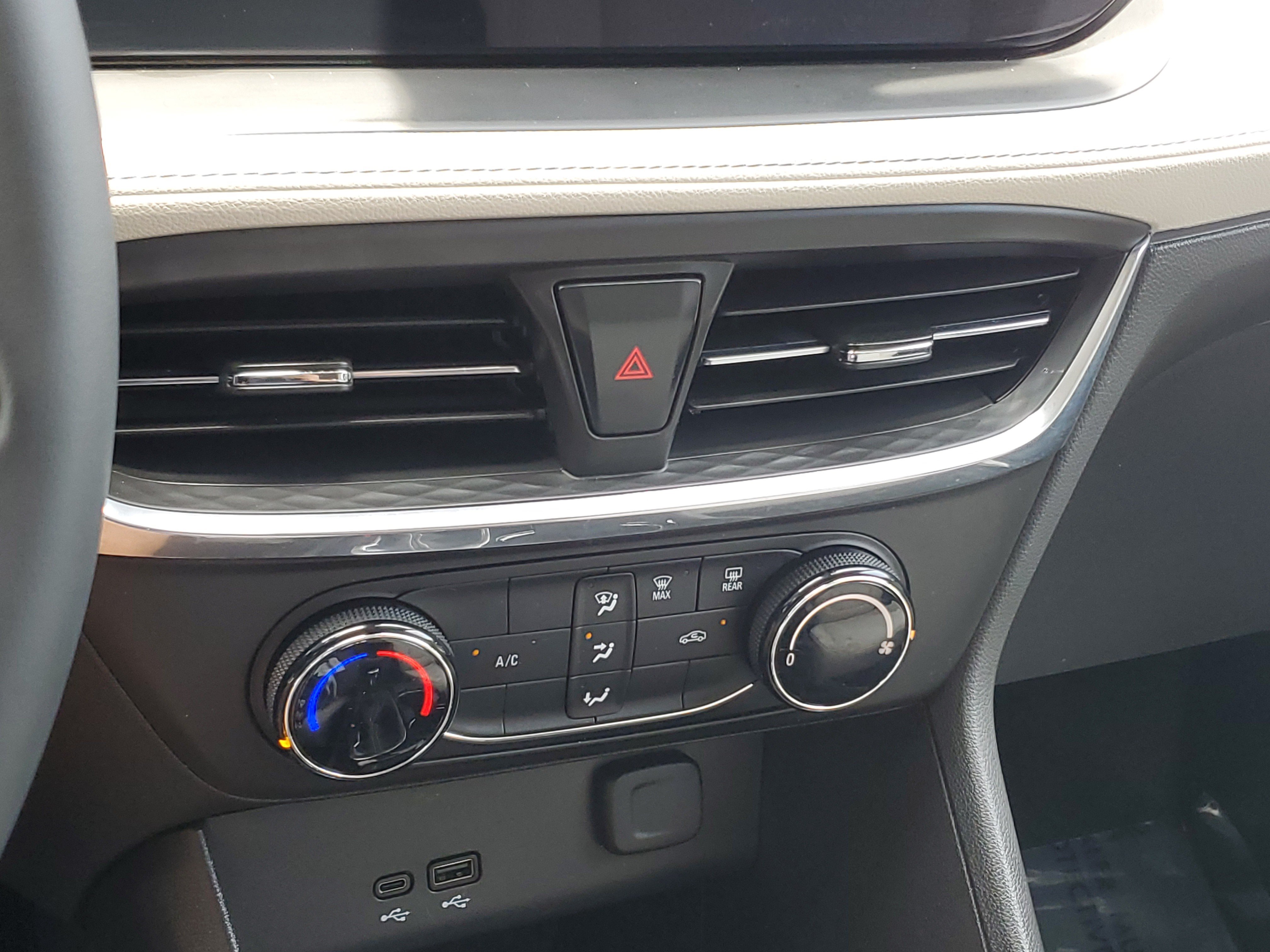 Used 2024 Buick Encore GX Preferred FWD image 28