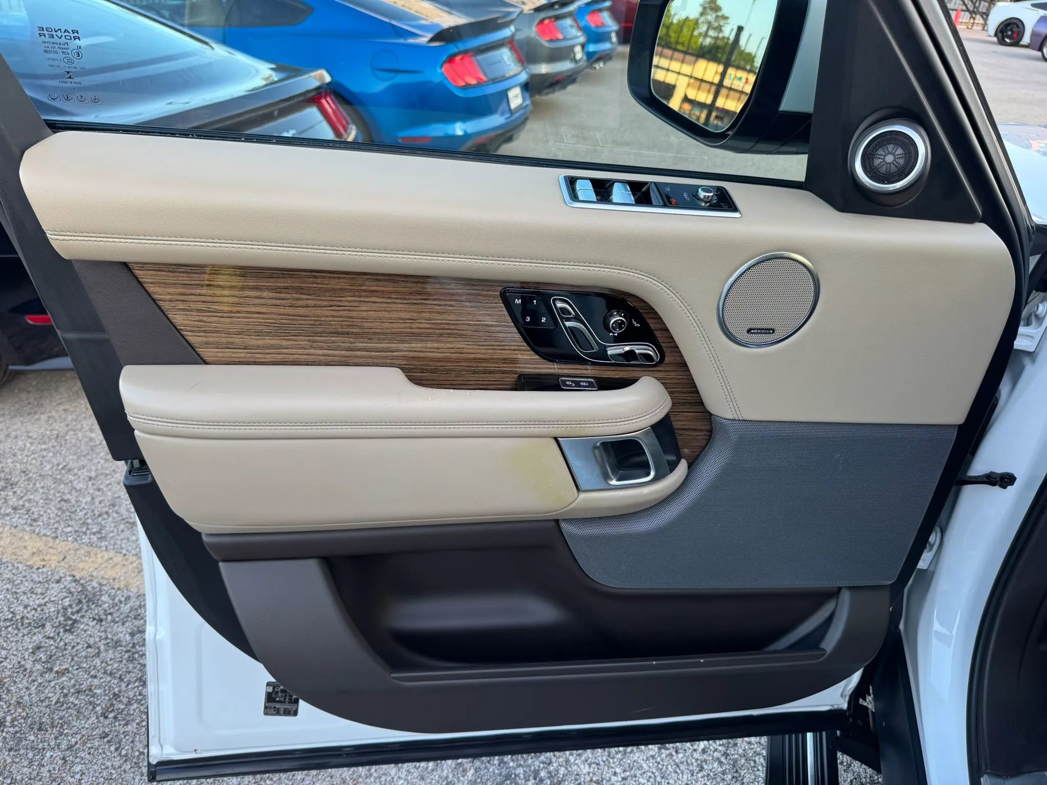 Used 2019 Land Rover Range Rover HSE AWD/4WD image 17