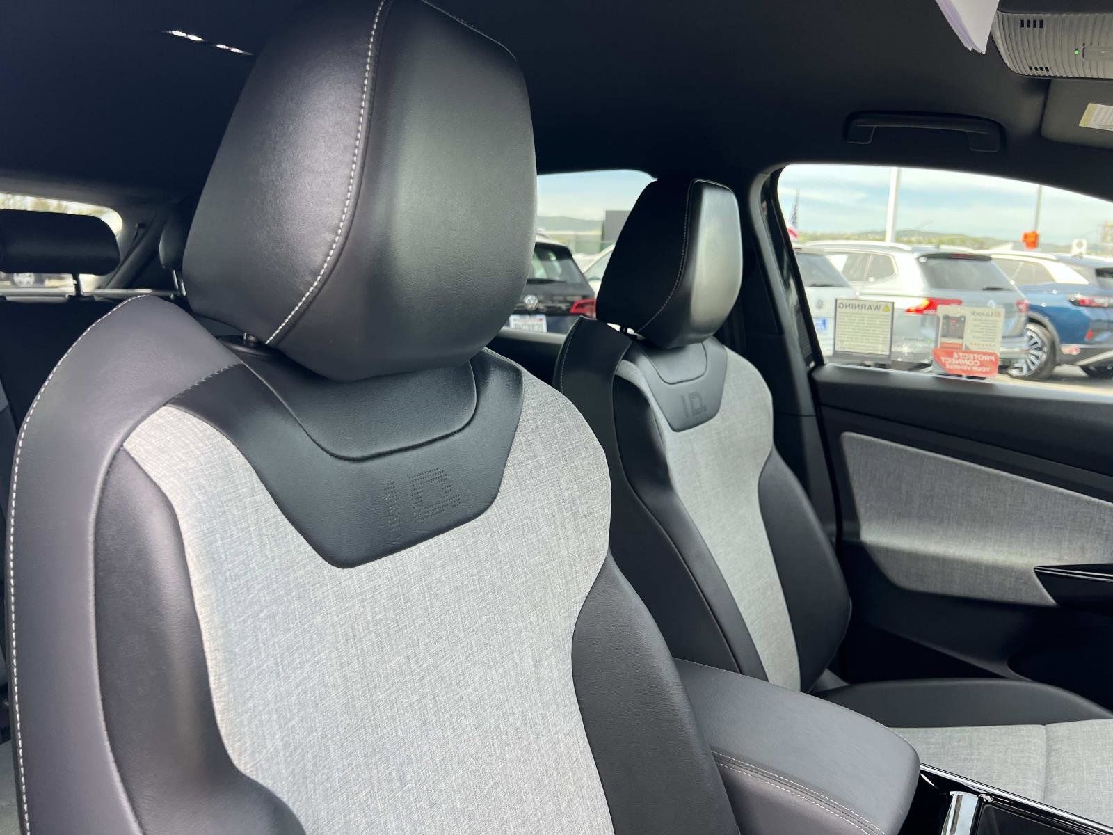 Used 2023 Volkswagen ID.4 Pro image 32