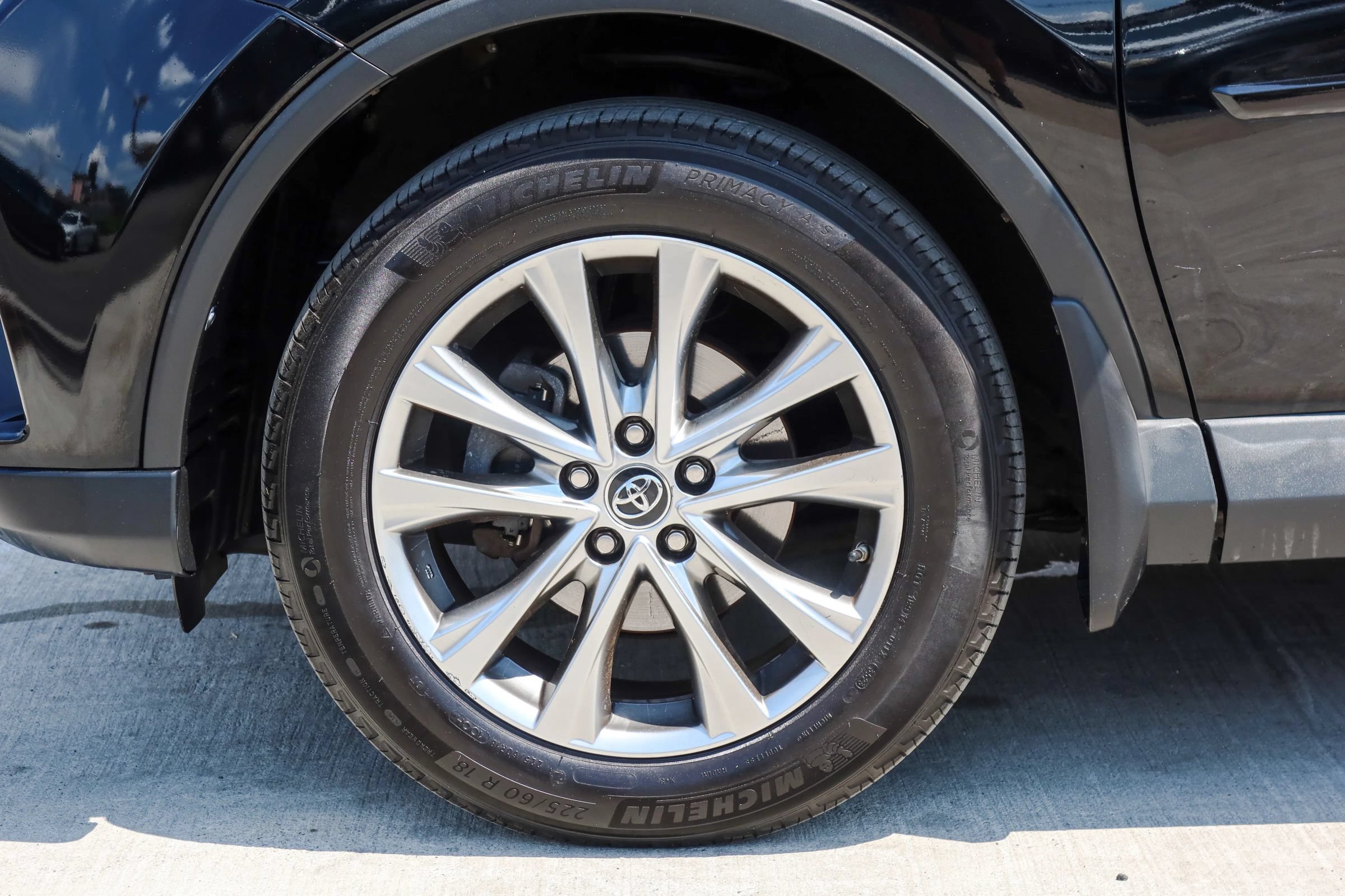 Used 2015 Toyota RAV4 Limited AWD/4WD image 24