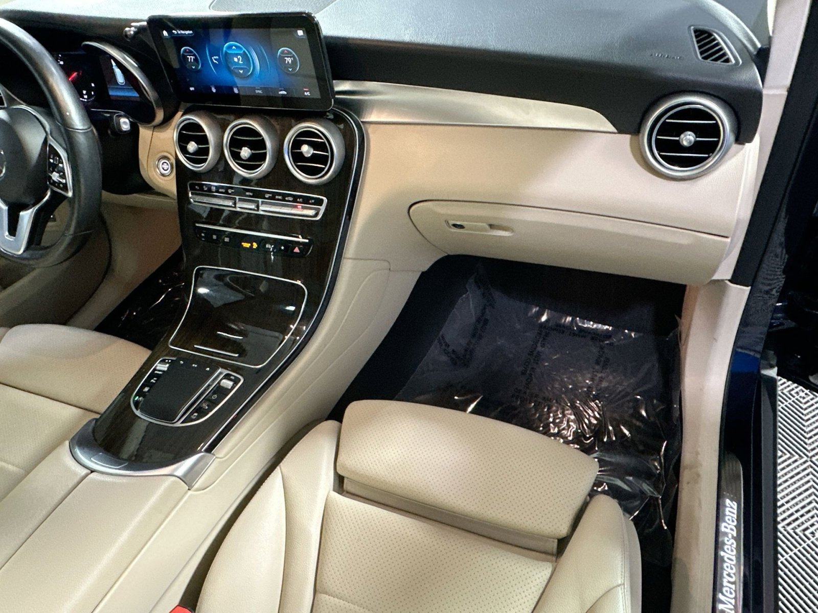 Used 2021 Mercedes-Benz GLC 300 4MATIC w/ Multimedia Package image 38