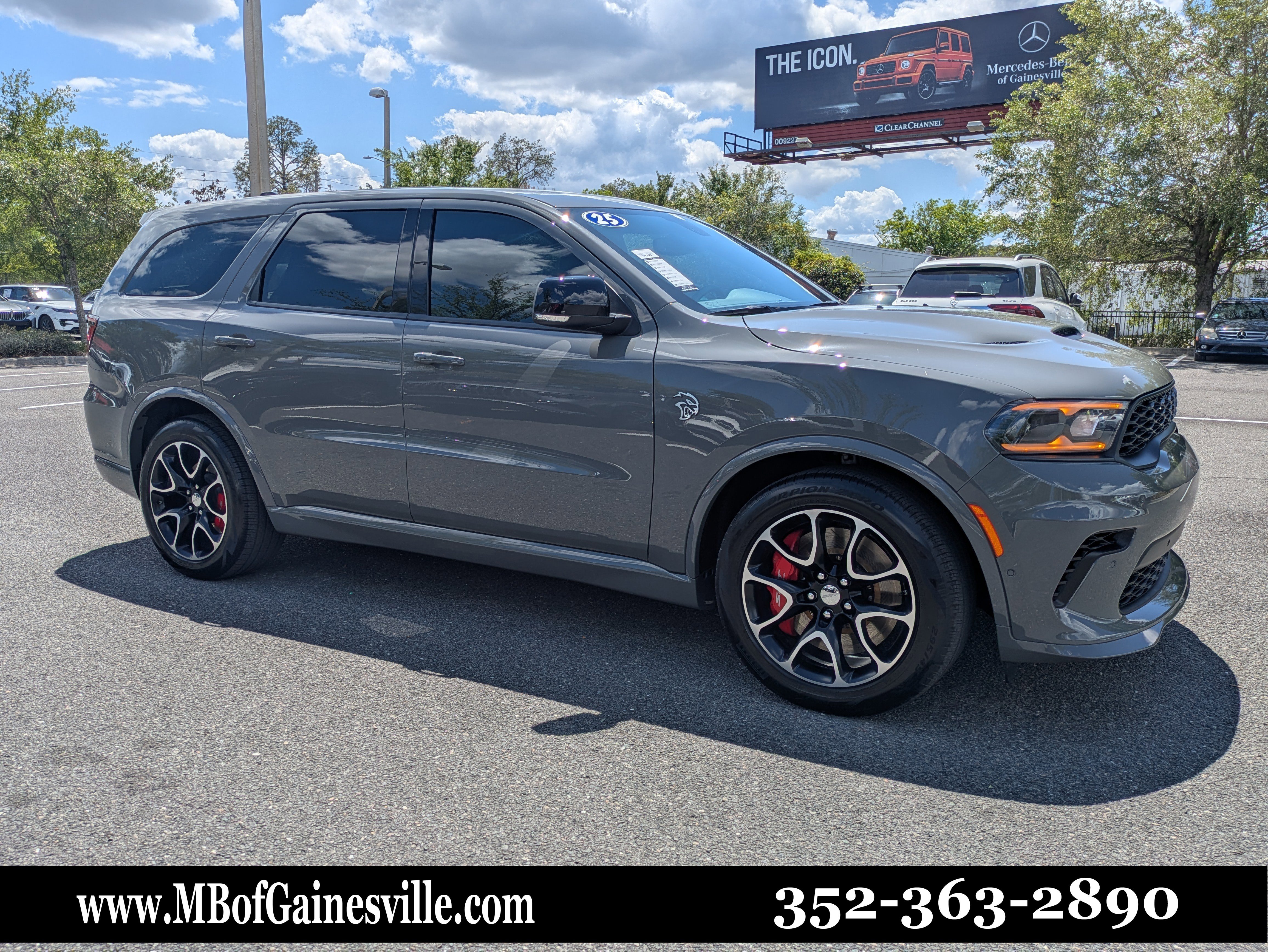 Used 2025 Dodge Durango SRT Hellcat w/ Trailer Tow Group IV AWD/4WD image 1