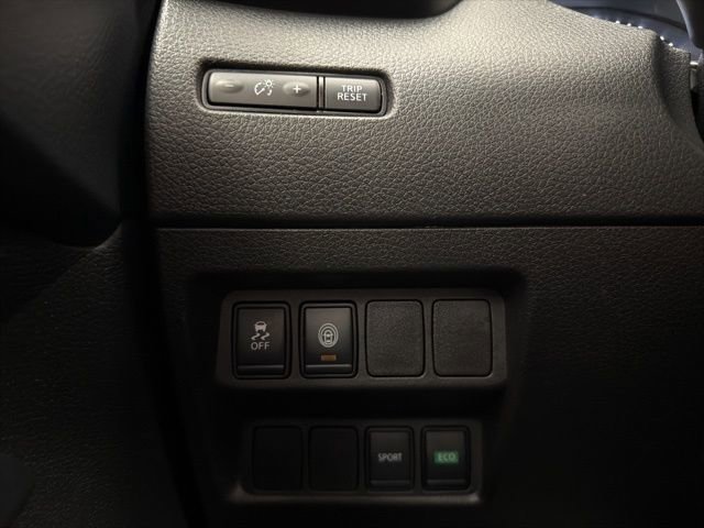 Used 2021 Nissan Rogue Sport S image 30