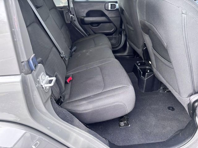 Used 2020 Jeep Wrangler Unlimited Sahara image 28