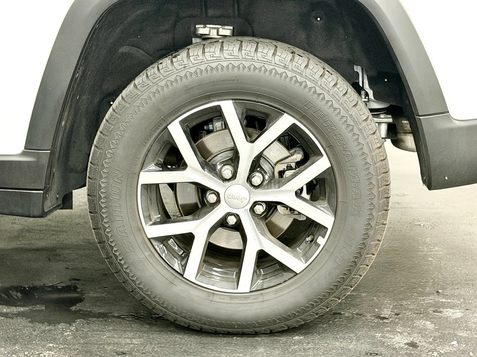 Used 2024 Jeep Grand Cherokee Limited RWD image 17