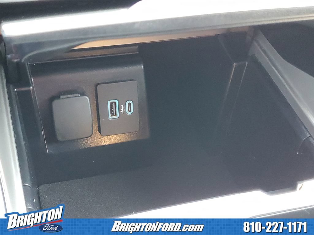 Used 2023 Ford Explorer XLT w/ Equipment Group 202A AWD/4WD image 26