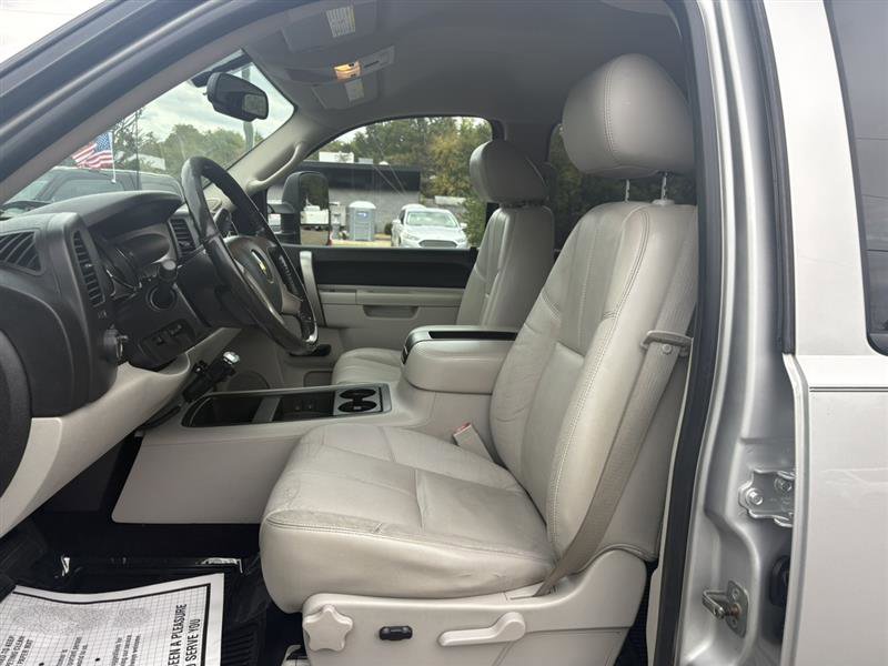 Used 2011 Chevrolet Silverado 3500 LT w/ Snow Plow Prep Package image 7