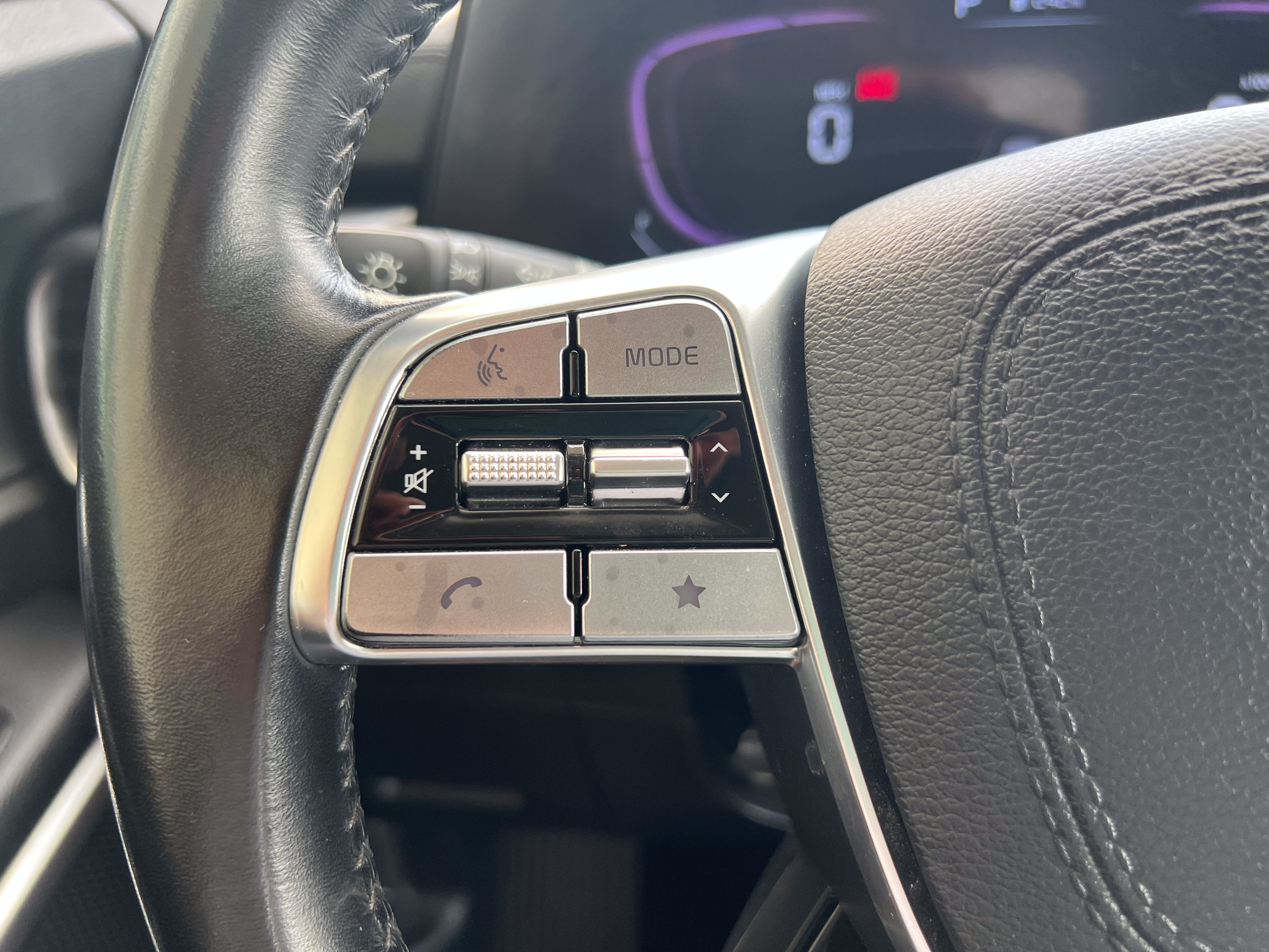 Used 2025 Kia Telluride S FWD image 22