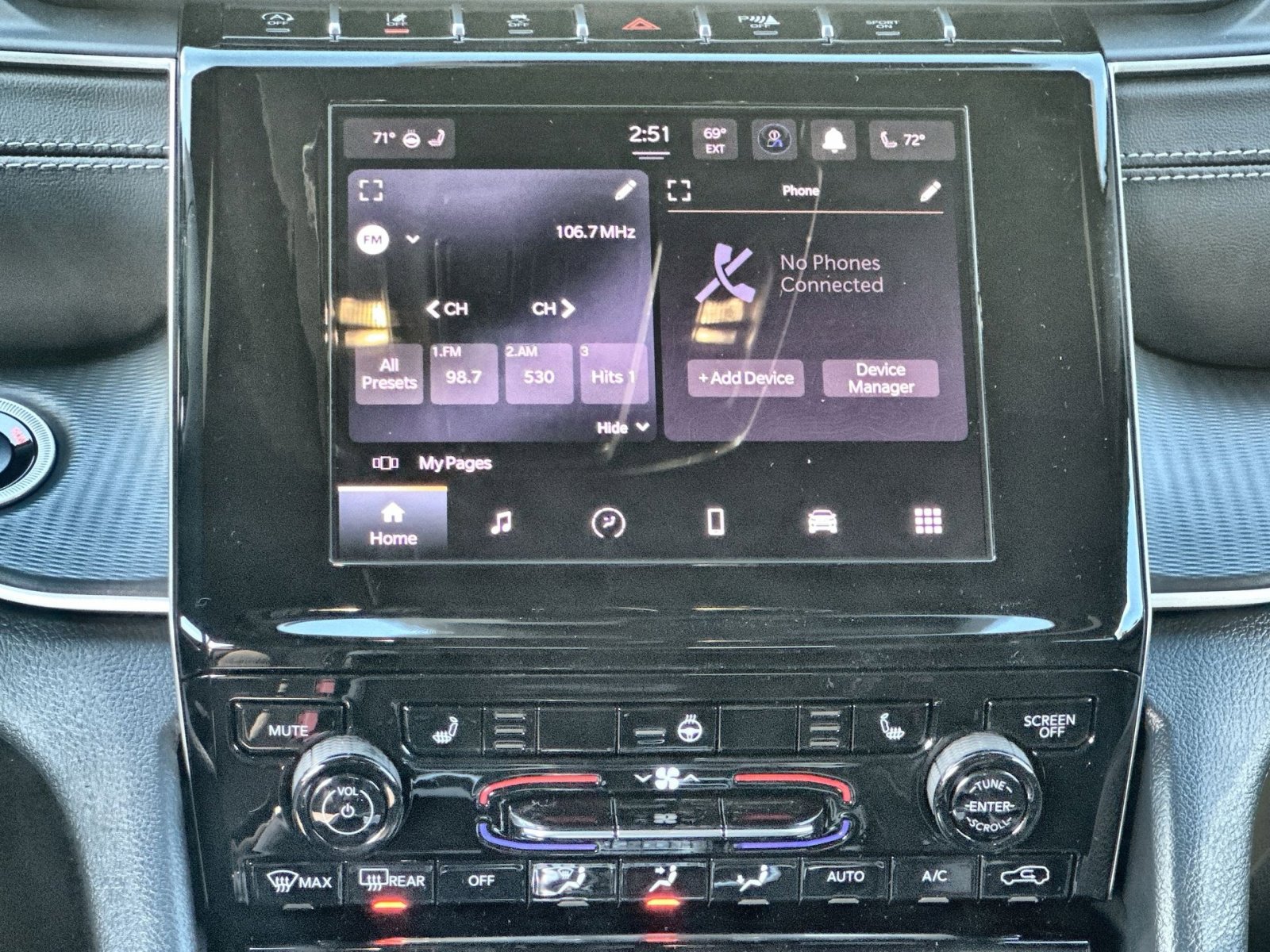 New 2025 Jeep Grand Cherokee Laredo X w/ Luxury Tech Group I image 18