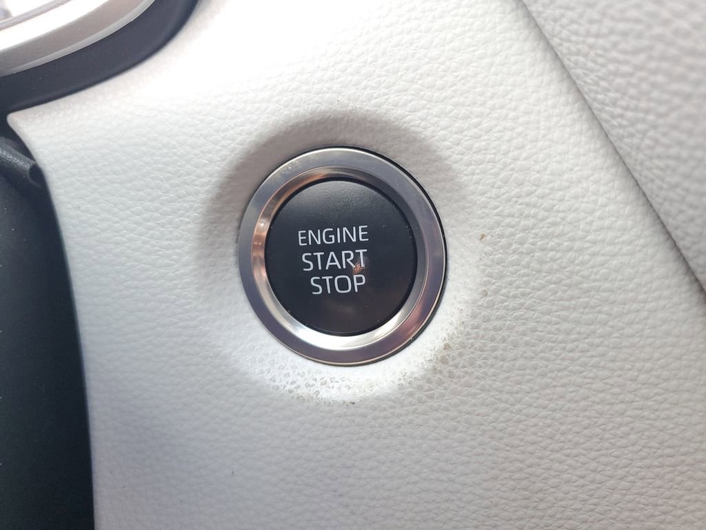 Certified 2025 Toyota Corolla SE image 27