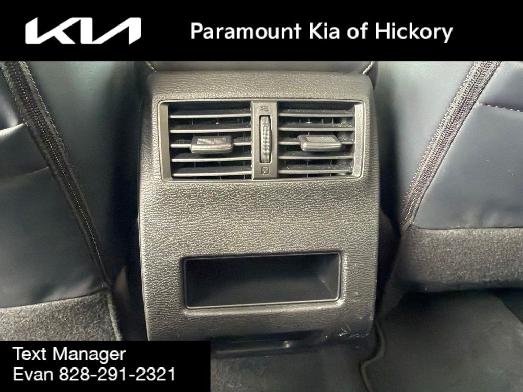 Used 2024 Mitsubishi Outlander SE Black Edition FWD image 16