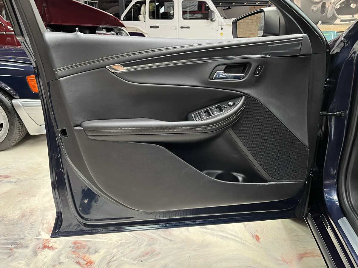 Used 2017 Chevrolet Impala Premier FWD image 22