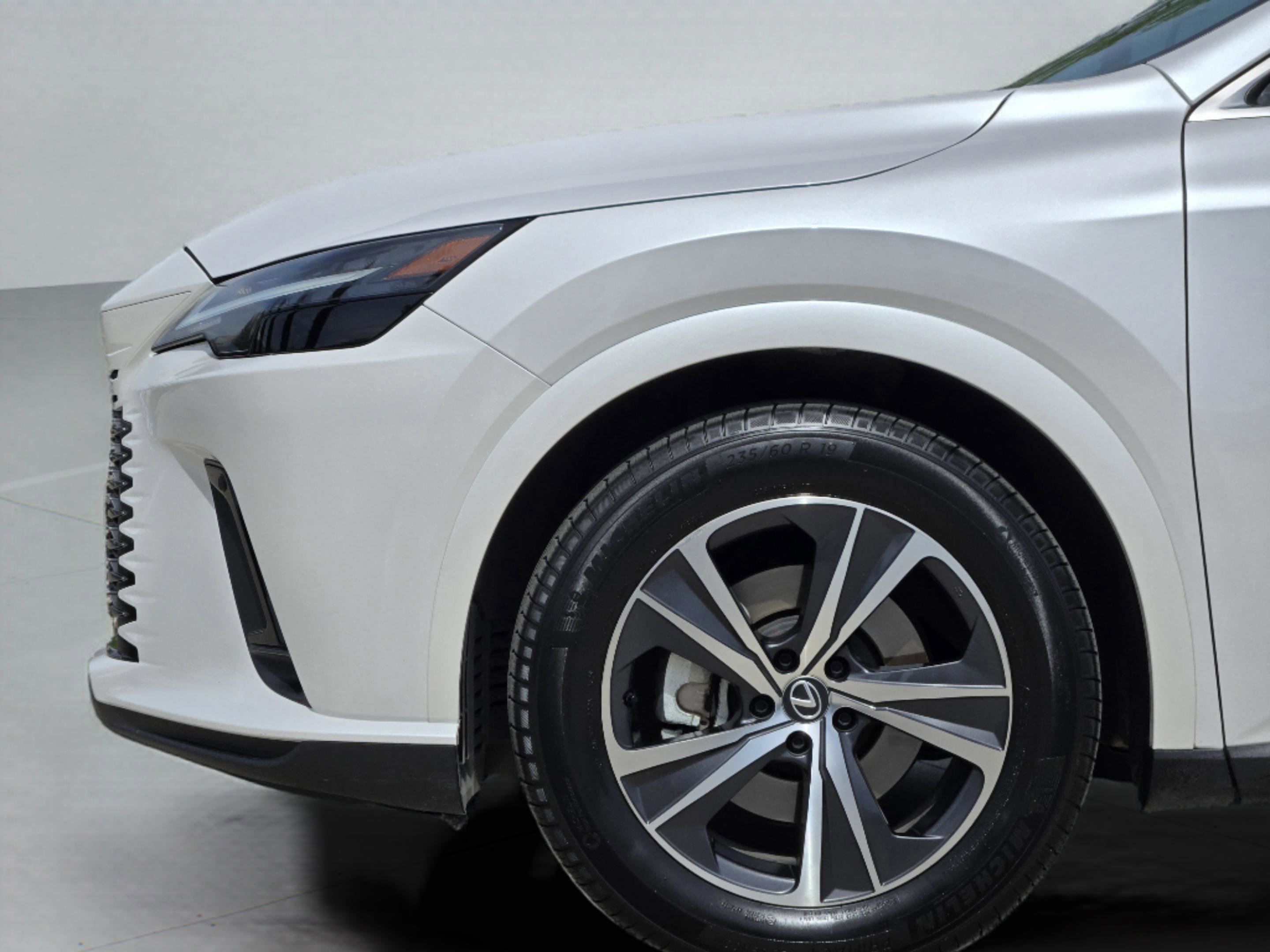 Used 2023 Lexus RX 350 Premium w/ Accessory Package (Z1) image 16