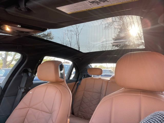 Certified 2026 BMW 740i xDrive w/ Premium Package image 24