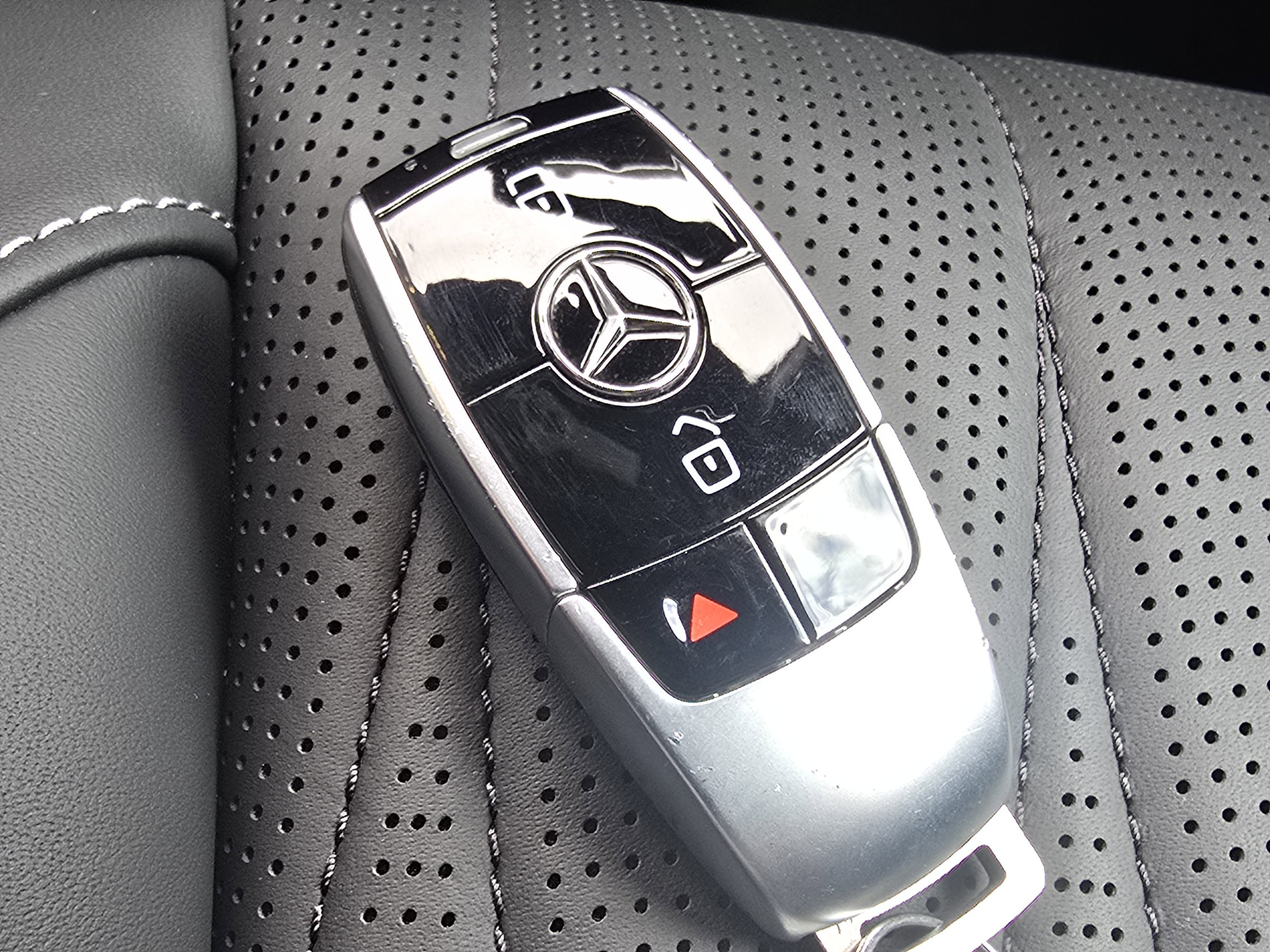 Used 2023 Mercedes-Benz G 550 image 28