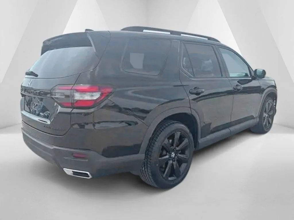 Used 2025 Honda Pilot Black Edition image 7
